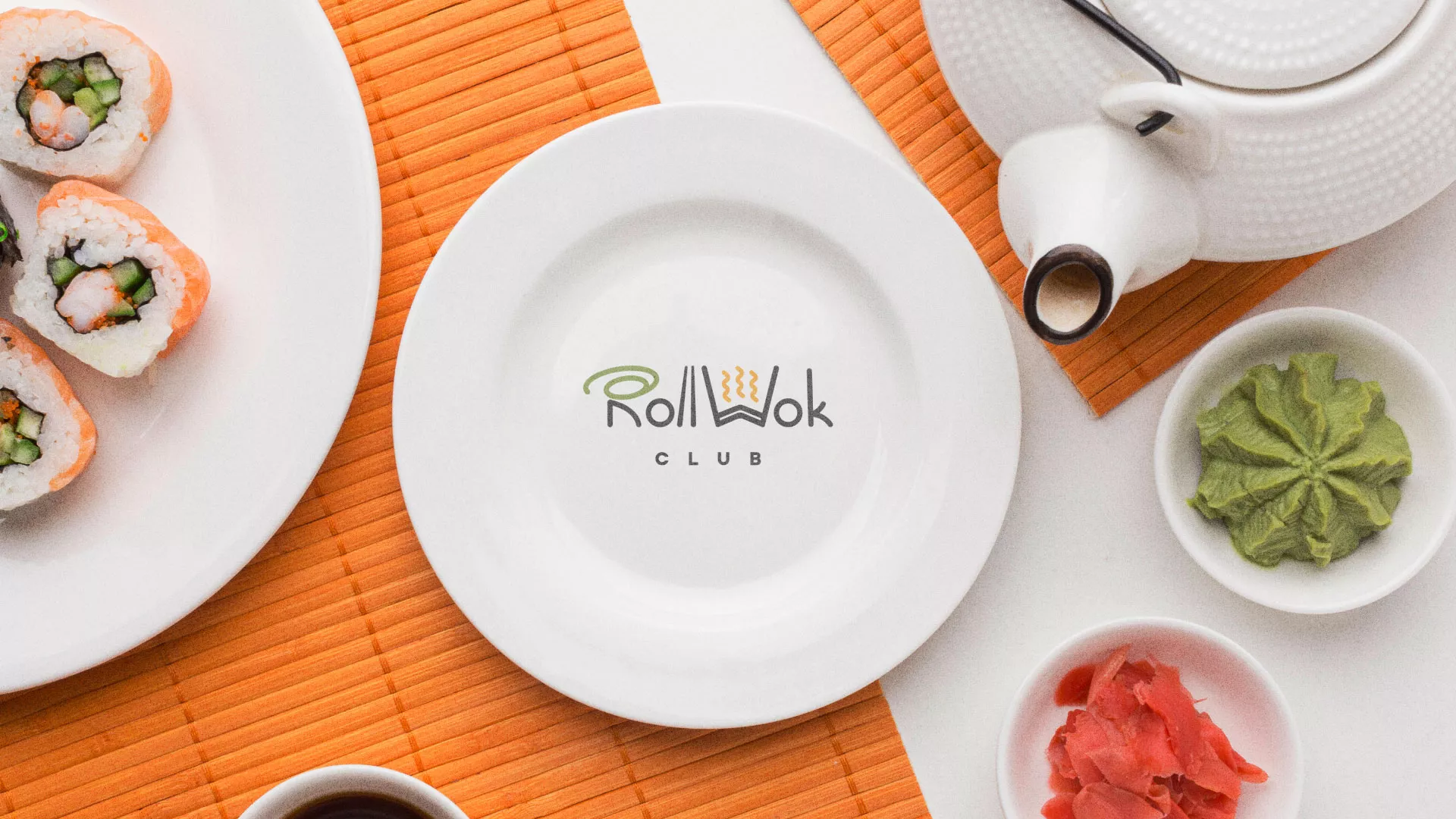 Разработка логотипа и фирменного стиля в Коле для суши-бара «Roll Wok Club»
